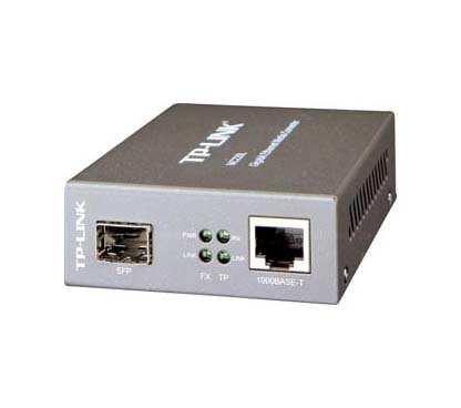 TP-Link MC220L - Conversor de Medios 1G RJ45 a Minigbic 1G LC/SC (no incluido) o viceversa, Full-duplex,hasta 10 Km, 850nm/1310nm. Montaje en Chasis opcional.