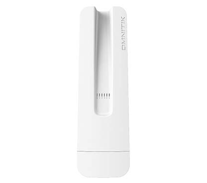 Mikrotik (OmniTIK 5 POE ac) RBOmniTikUPA-5HnD con 2 antenas Omni de 7,5dBi integradas a 5GHz, wireless doble cadena 802.11an/ac, CPU de 720MHz, 128MB RAM, 5xGigabit LAN (4 con POE -OUT), POE