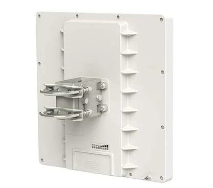Mikrotik QRT-5 RB911G-5HPnD-QRT con antena de 24dbi 5GHz, wireless 802.11an, 600MHz, 64MB RAM, 1xGigabit LAN, POE, fuente de alimentación, montaje en poste, RouterOS L4