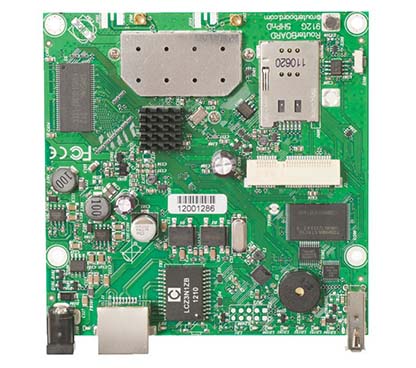 Mikrotik RB912UAG-5HPnD con CPU Atheros de 600Mhz, 64MB de RAM, 1xGigabit LAN, USB, miniPCIe, wireless integrado de dos cadenas