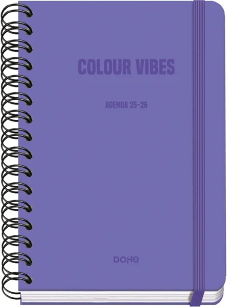 Dohe Colour Vibes Agenda Escolar 25/26 Espiral Wire’o A5 - Semana Vista - Papel 80g/m2 - 4 Hojas de Pegatinas - Cubierta de Carton Plastificado - Cierre con Goma Elastica - Color Morado