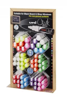 Uni-ball PWE-5M/8K Expositor de 60 Marcadores de Tiza Liquida - Punta Biselada 8mm - Borrado en Humedo - Resistente a la Lluvia - Color Surtido · Pack de 60 uds.