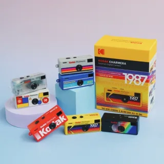 Kodak Charmera Camara Digital Instantanea Retro - 1.6M Megapixels - Tamaño Diminuto/Llavero - Bateria Recargable - Peso 30g - Modelo Aleatorio