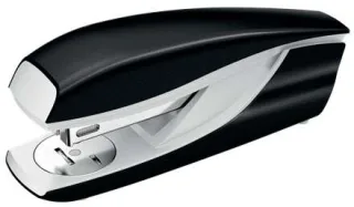 Petrus 635 WOW Grapadora Metalica + Caja de 200 Grapas - Hasta 30 Hojas - Extraegrapas Integrado - Grapado Cerrado, Abierto y Clavado - Color Negro Metalizado