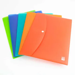 Oxford Urban A4 Sobre Portadocumentos de Plastico Rigido Translucido A4 - Capacidad hasta 40 Hojas - Cierre de Broche - Colores Surtidos · Pack de 5 uds.