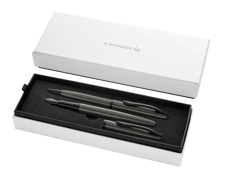Pelikan Jazz Noble Set de Boligrafo y Estilografica - Cuerpo Satinado con Detalles Cromados - Incluye Estuche de Regalo - Color Gris Oscuro