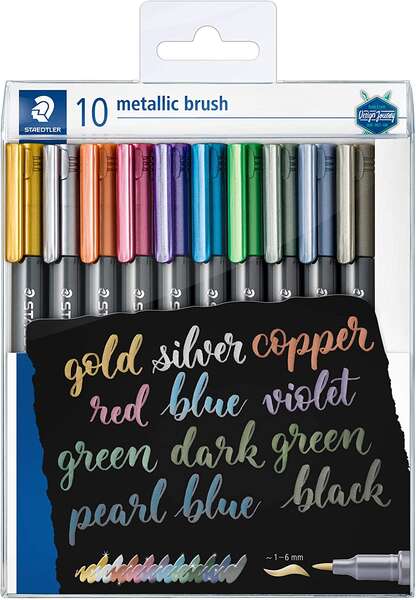 Staedtler Pack de 10 Rotuladores Permanentes - Punta Pincel - Trazo 1-6mm Aprox - Capuchon con Clip - Colores Metalicos Surtidos