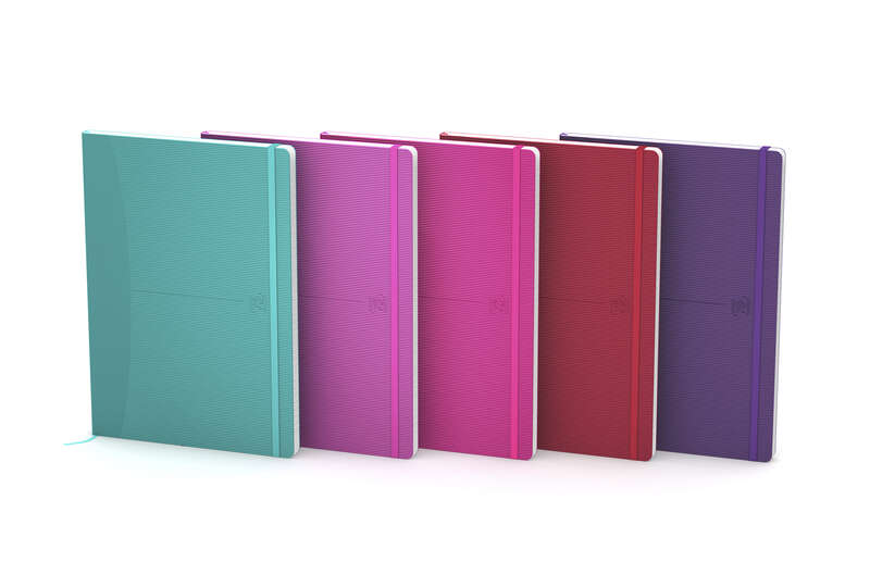 Oxford Signature A5 Cuaderno Cosido - Tapa de Goma Flexible - 80 Hojas Lisas - Colores Surtidos · Pack de 5 uds.