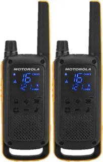 Motorola TLKR T82 Extreme Pack 2 Walkie Talkies - 16 Canales PMR446 y 121 Codigos - Alcance de hasta 10km en Campo Abierto - Autonomia hasta 18h - Color Negro/Amarillo