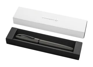 Pelikan Jazz Noble Pluma Estilografica - Punta M - Cuerpo Satinado con Detalles Cromados - Mecanismo de Cartucho Universal - Estuche de Regalo - Color Gris Oscuro
