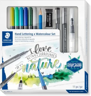 Staedtler Hand Lettering and Watercolour Set Design Journey Pack con 6 Rotuladores Acuarelables Doble Punta en Colores Surtidos, Rotulador Pigment Liner Negro, Rotulador Metalizado Plata, La