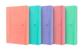 Oxford Signature Cuaderno Cosido Tapa Extradura A5 Liso 80 Hojas Surtido Pastel - Tamaño A5 - Tapa Dura Extradura - 80 Hojas Lisas - Colores Surtidos · Pack de 5 uds.
