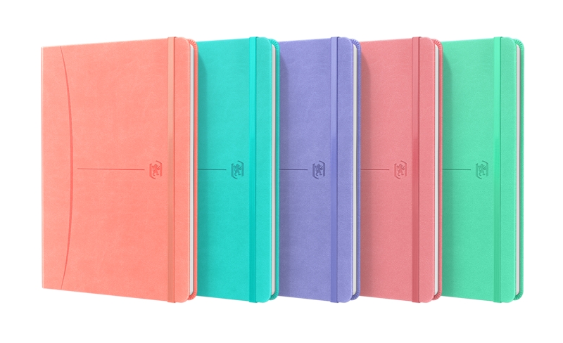 Oxford Signature Cuaderno Cosido Tapa Extradura A5 Liso 80 Hojas Surtido Pastel - Tamaño A5 - Tapa Dura Extradura - 80 Hojas Lisas - Colores Surtidos · Pack de 5 uds.