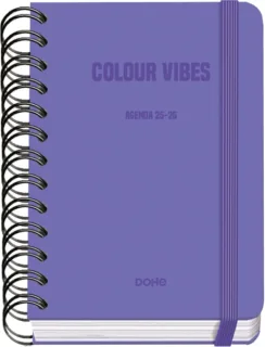 Dohe Colour Vibes Agenda Escolar 25/26 Espiral Wire’o A6 - Dia Pagina - Papel 80g/m2 - 4 Hojas de Pegatinas - Cubierta de Carton Plastificado - Cierre con Goma Elastica - Color Morado