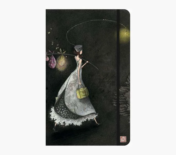 Pictura Gaëlle Boissonnard Cuaderno de Tapa Dura - 13x21cm - Cierre con Cinta Elastica - Cinta de Raso para Marcar La Pagina - 192 Paginas con Lineas