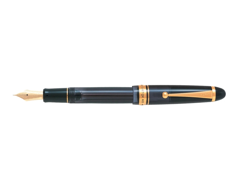 Pilot Custom 823 F Pluma Estilografica - Plumin de Oro de 14K - Cuerpo Negro Transparente - En Estuche de Regalo Individual con un Tintero Pilot